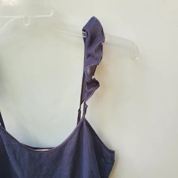 VICTORIA'S Secret Velvet Tank Top Ruffle Strap Size M - EUC! - Picture 4 of 11